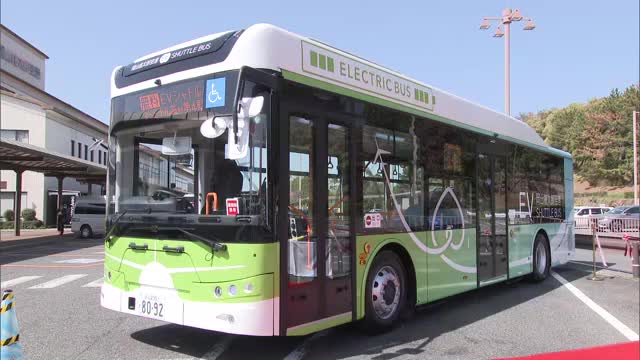 岡山空港で「ＥＶシャトルバス」県内初導入　脱炭素で 空港ビル～第４駐車場を２３日から運行【岡山】