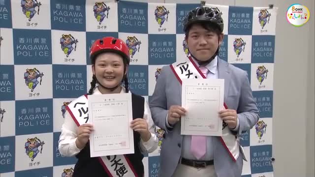 着用率上げよう！高校生と教諭の漫才コンビ「二者面談」に県警がヘルメットかぶり大使に委嘱【香川】