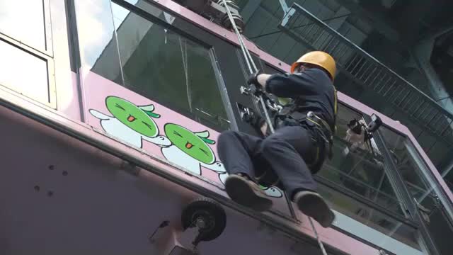 紅葉シーズンを前に寒霞渓ロープウェイで訓練　ゴンドラが動かなくなった想定で乗客救助手順を確認【香川】