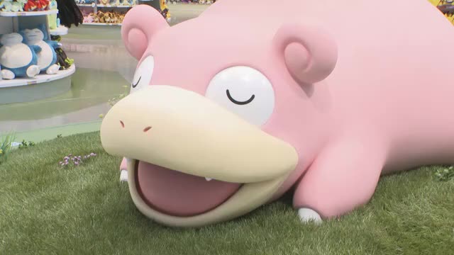 ヤドンが讃岐提灯に！ポケモンセンターカガワがオープン１周年　県内外からの客で店内は大にぎわい【香川】