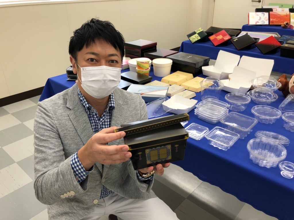 テイクアウト需要増加で関連商品の生産量が急増！食品容器メーカー北原産業の工場に潜入！